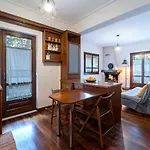 The Foxes - Modern 1bd In The Forest Apartment Gavros