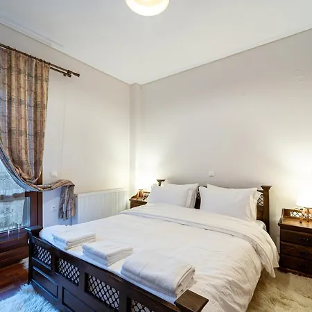 The Foxes - Modern 1bd In The Forest Gávros