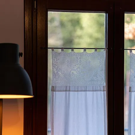 The Foxes - Modern 1bd In The Forest Gavros