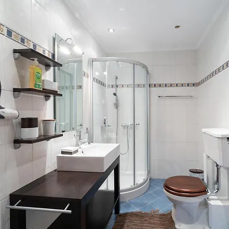 The Foxes - Modern 1bd In The Forest Apartment