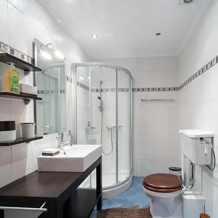 The Foxes - Modern 1bd In The Forest Apartment *